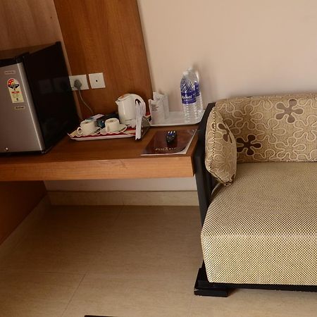 Hotel Polariz Parassinikkadavu Zewnętrze zdjęcie