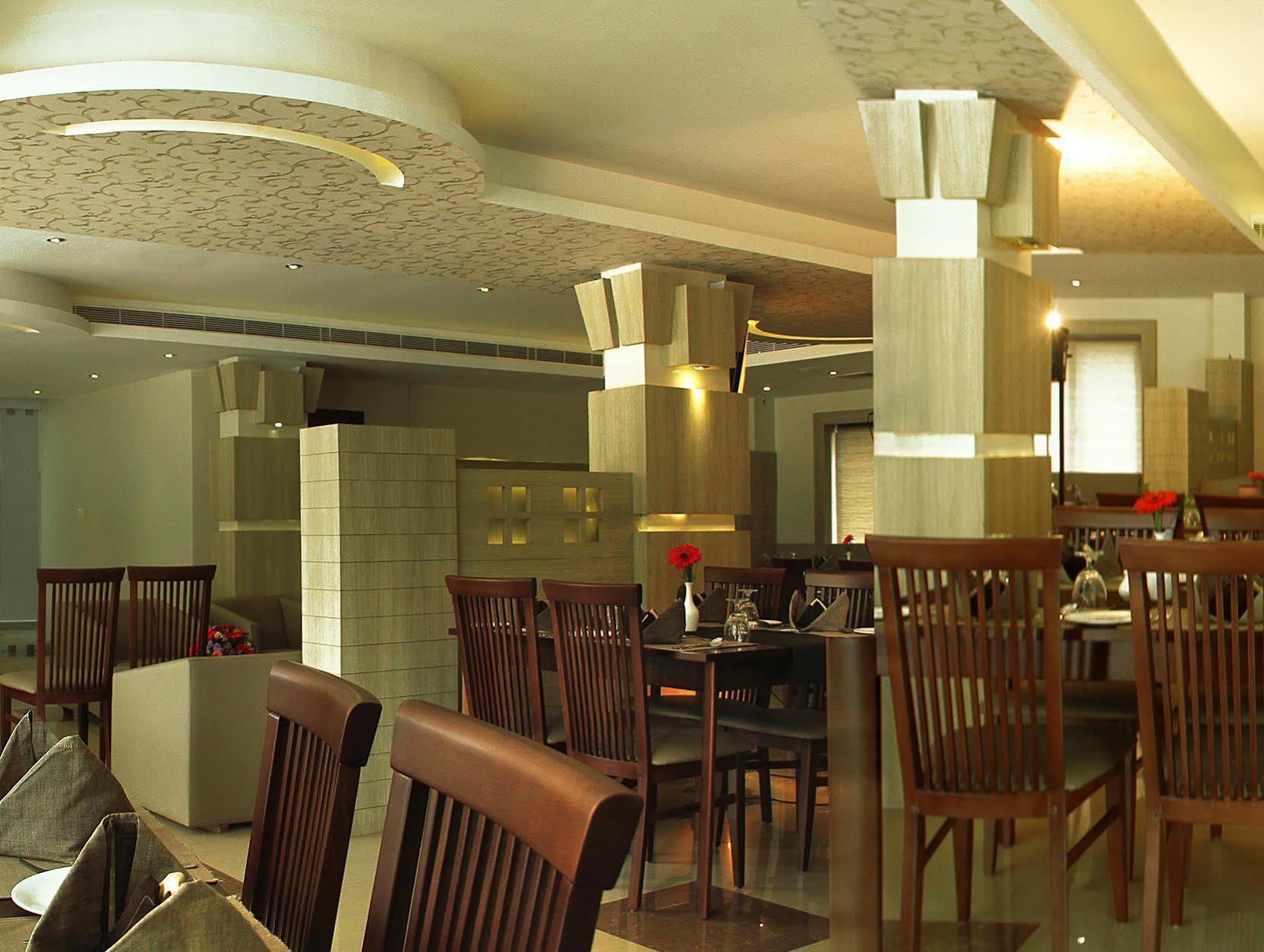 Hotel Polariz Parassinikkadavu Zewnętrze zdjęcie